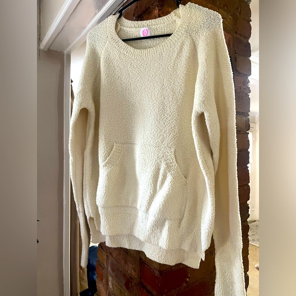 🌷WannaB super soft & cozy popcorn sweater 🌷